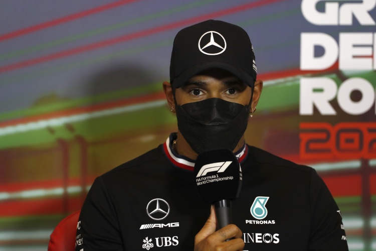 忠实枪迷！F1车手汉密尔顿社媒庆祝阿森纳夺冠：COYG